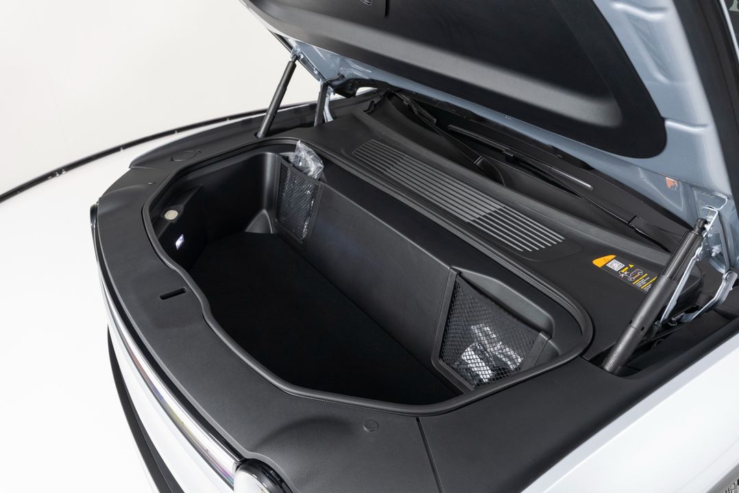 2026 Rivian R1S