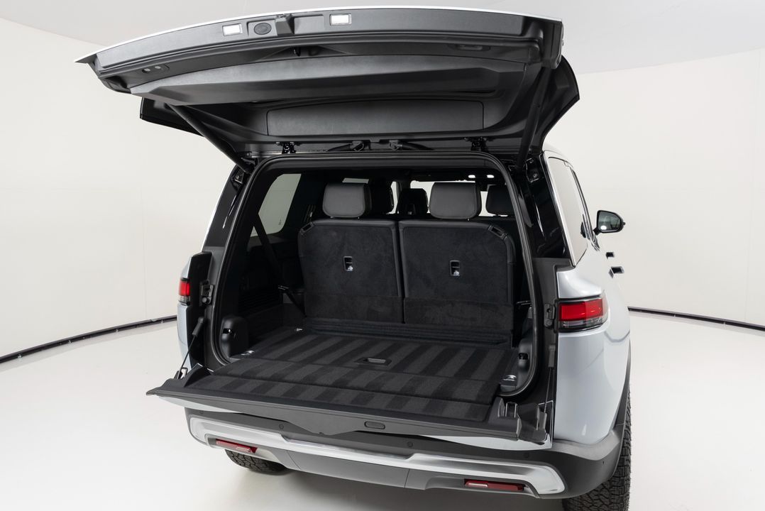 2026 Rivian R1S