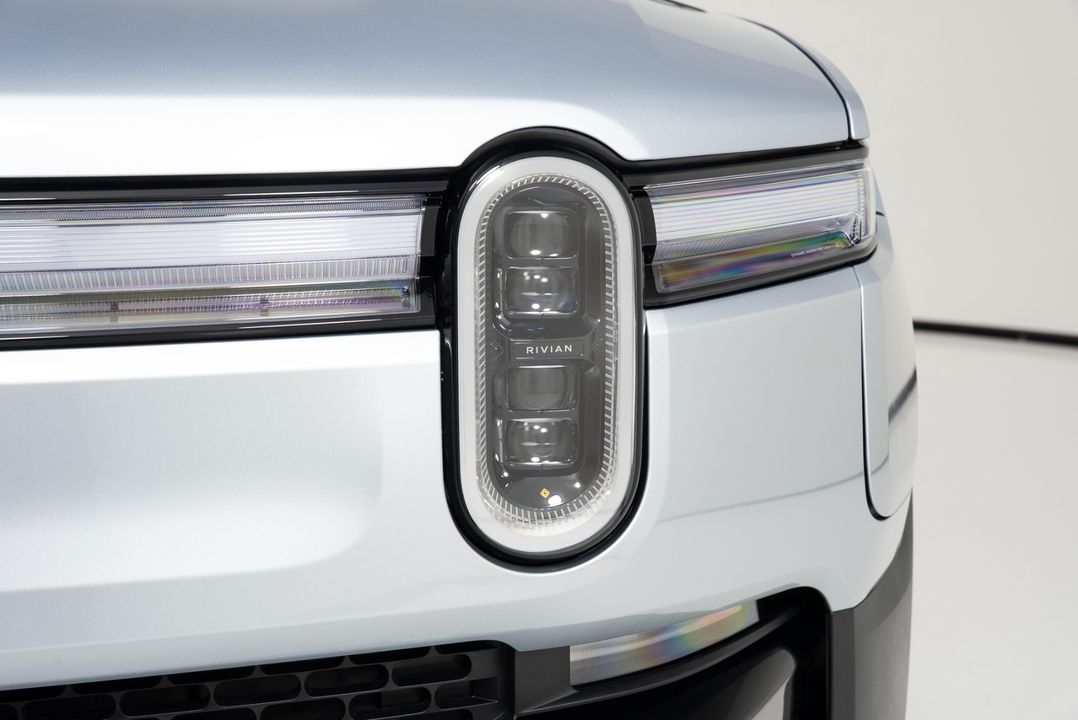 2026 Rivian R1S