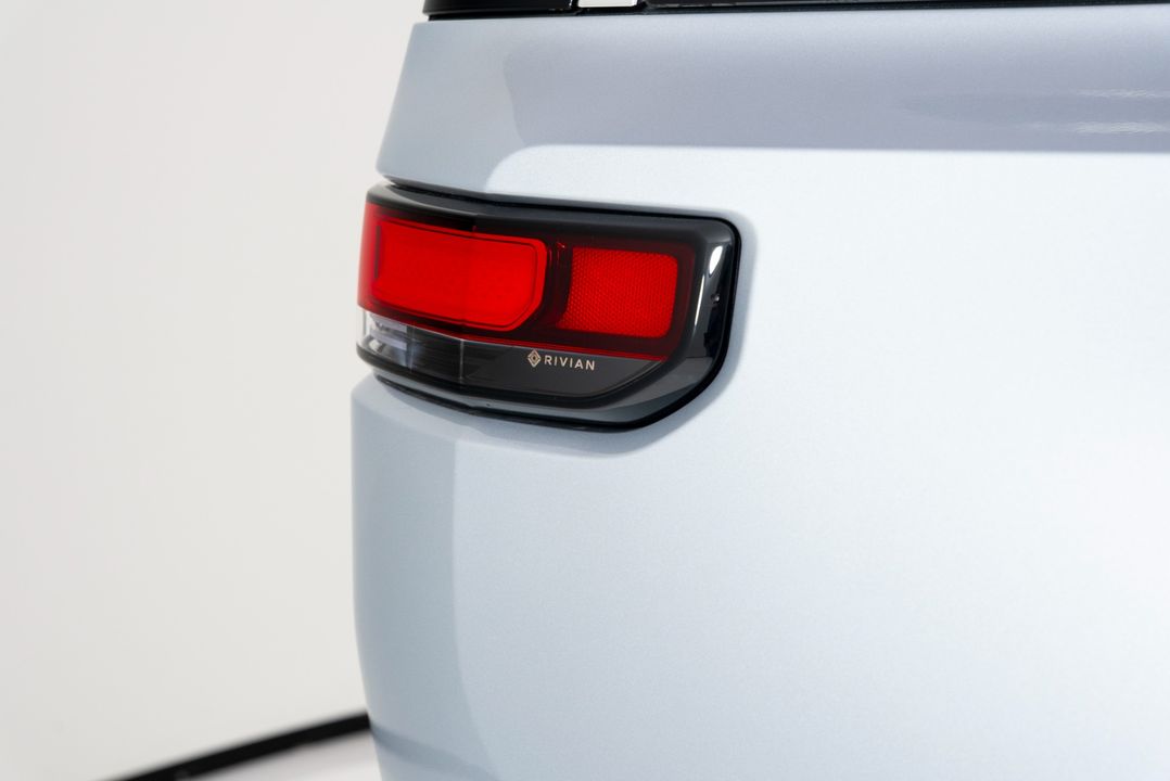 2026 Rivian R1S
