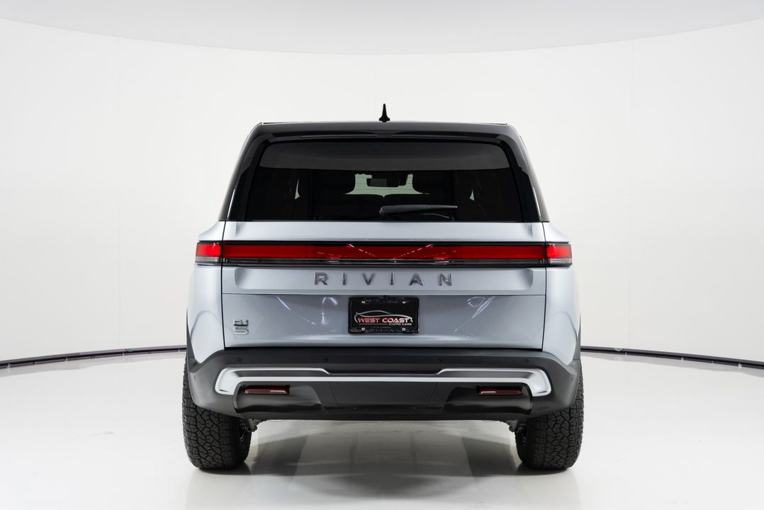 2026 Rivian R1S