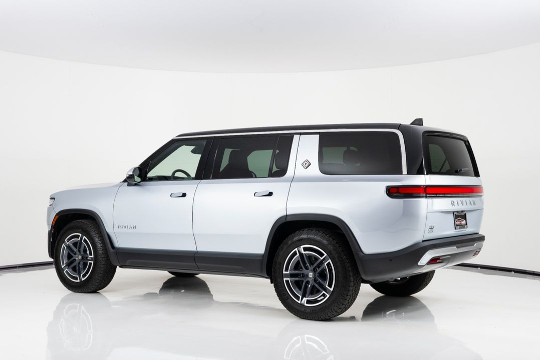 2026 Rivian R1S