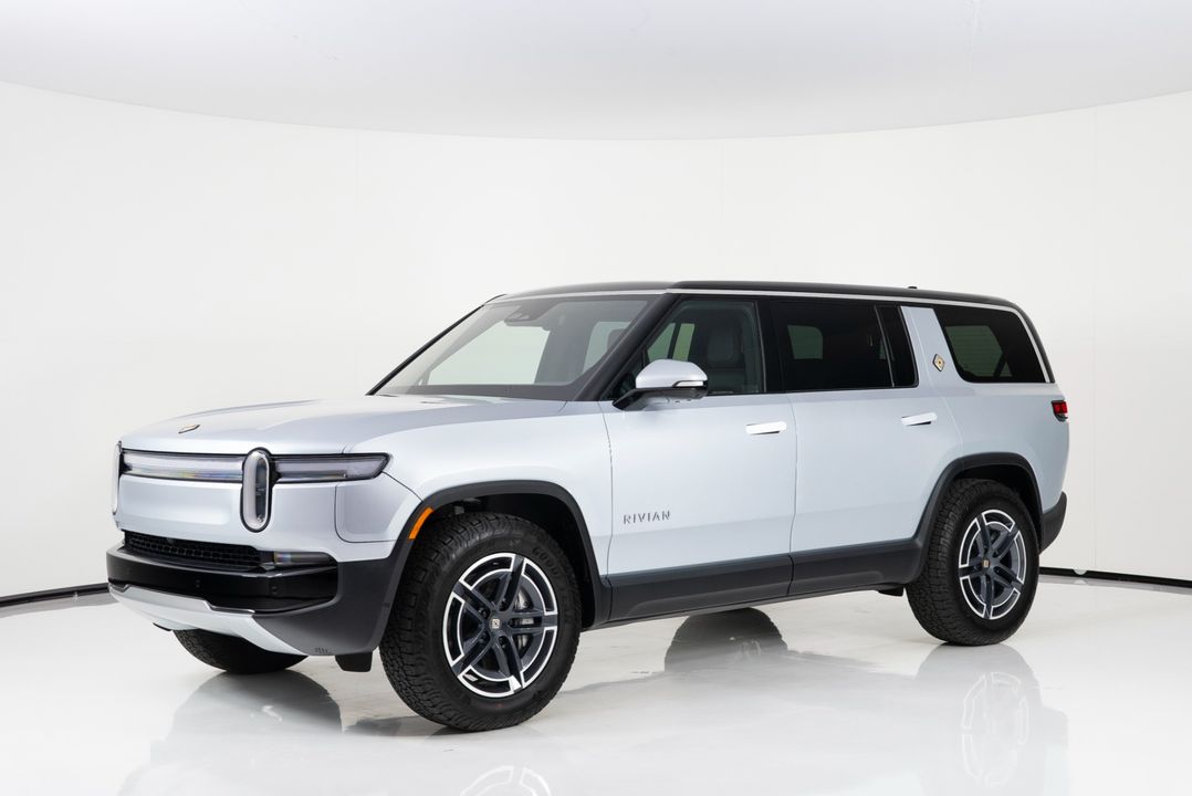 2026 Rivian R1S