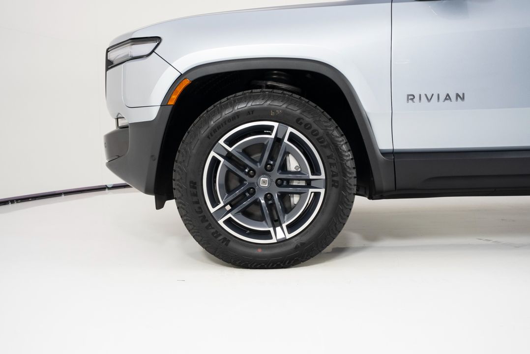 2026 Rivian R1S