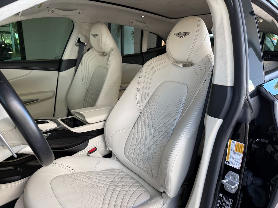 2021 Aston Martin DBX