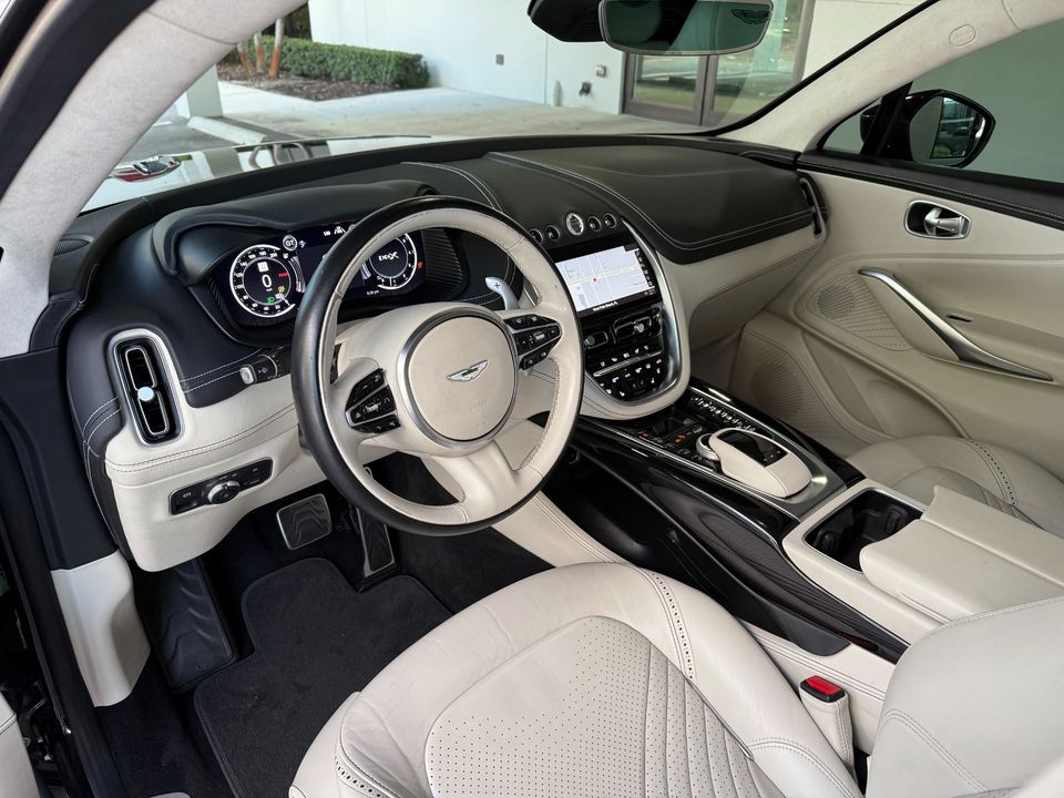 2021 Aston Martin DBX