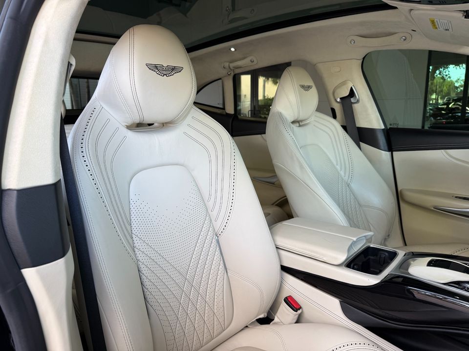 2021 Aston Martin DBX