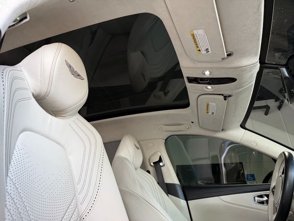 2021 Aston Martin DBX