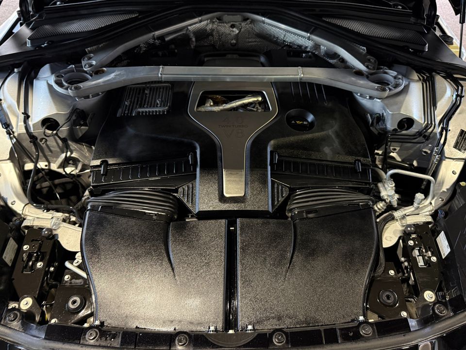 2021 Aston Martin DBX