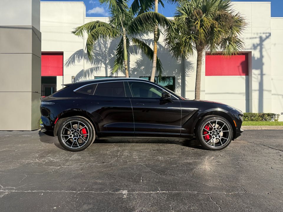 2021 Aston Martin DBX
