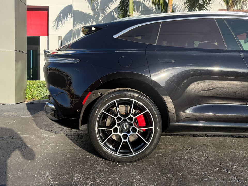 2021 Aston Martin DBX