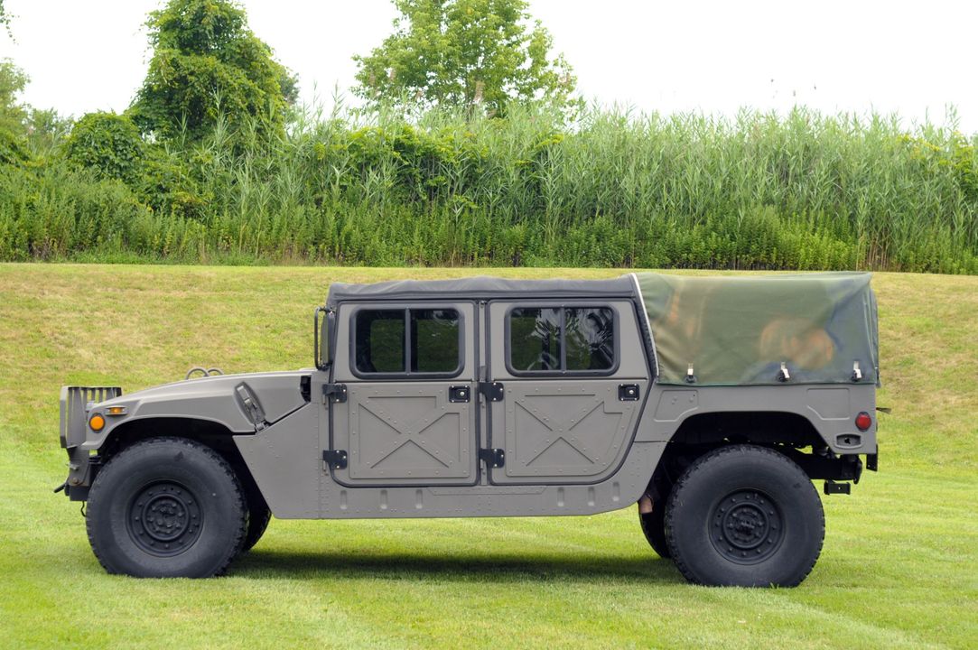 1991 AM General Humvee 103