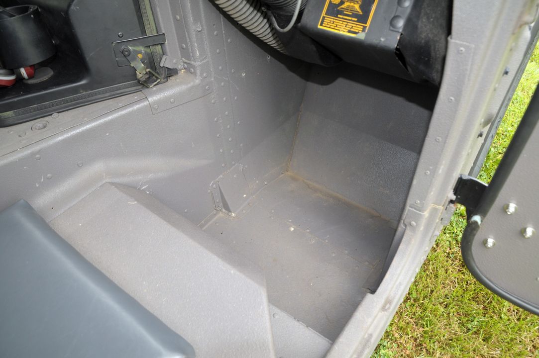 1991 AM General Humvee 103