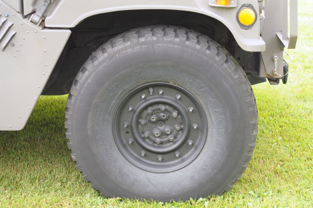 1991 AM General Humvee 103