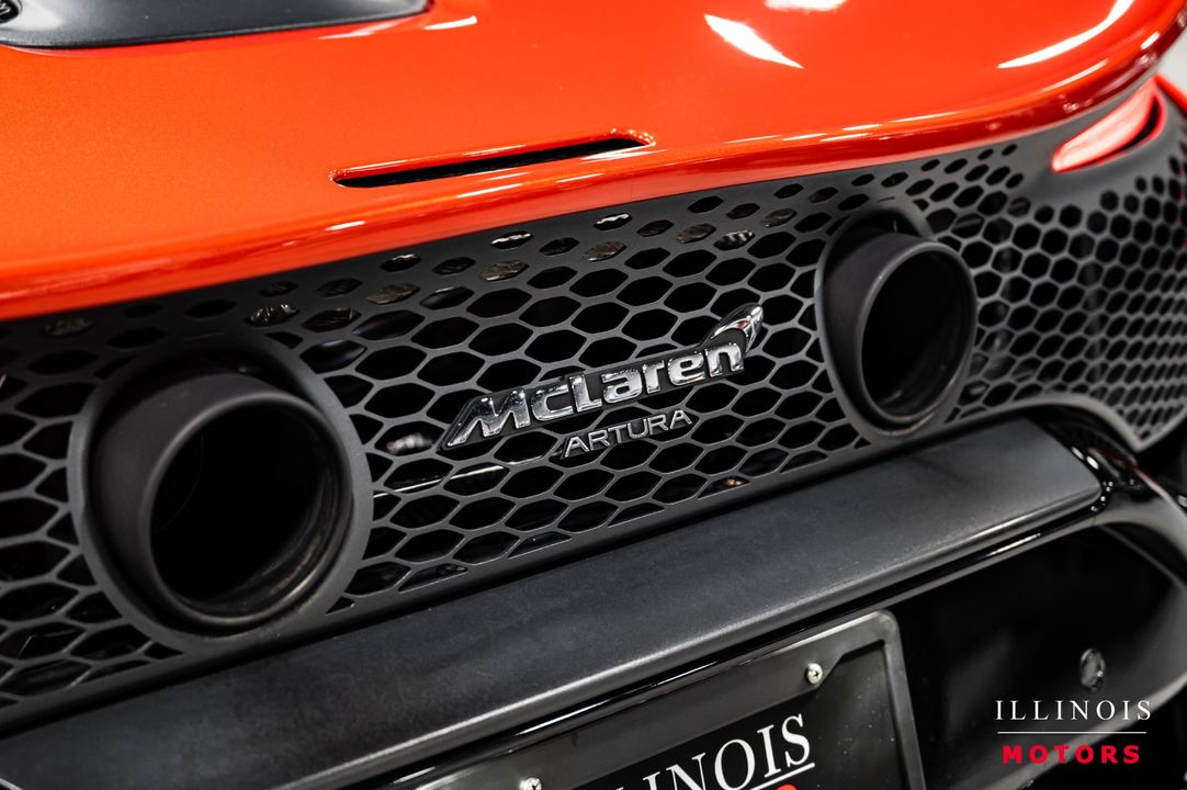 2023 McLaren Artura