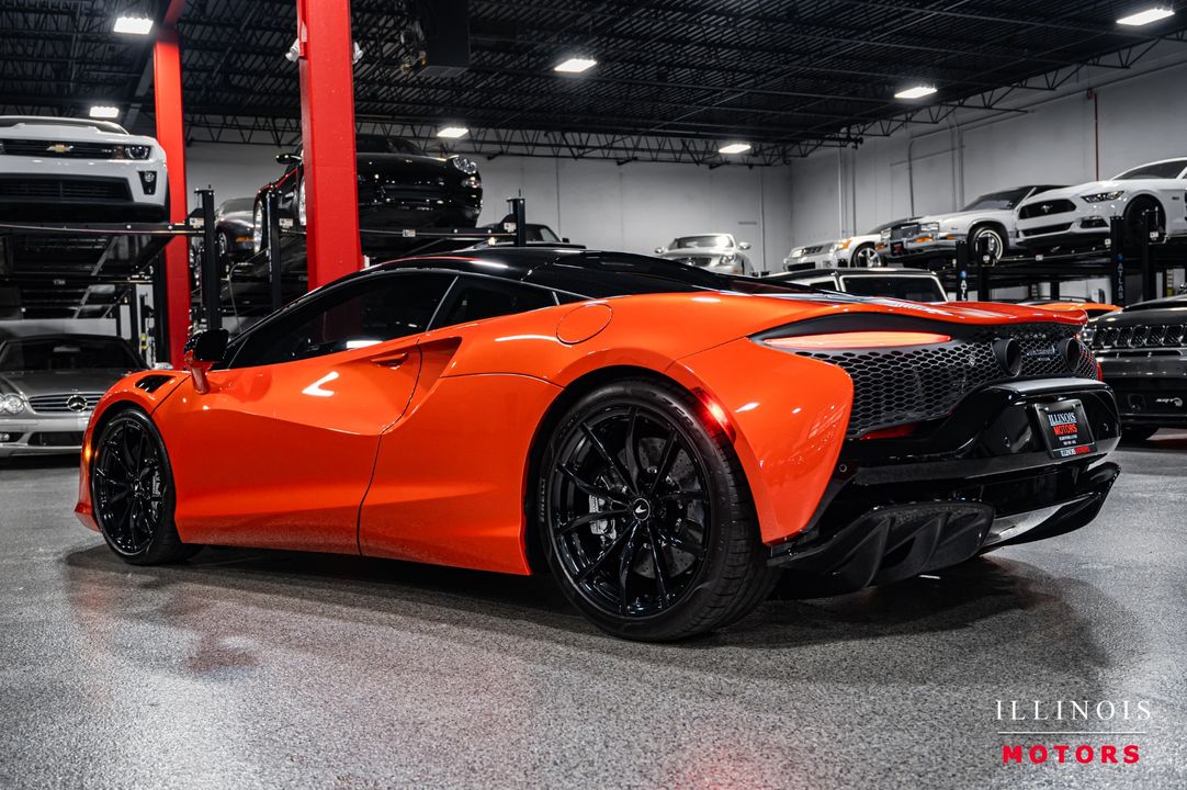 2023 McLaren Artura