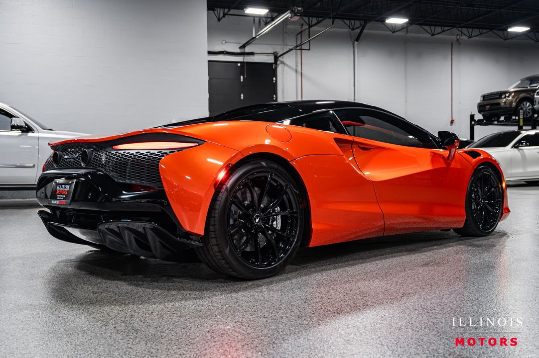 2023 McLaren Artura