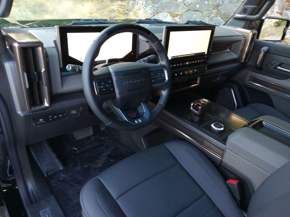 2025 GMC Hummer EV SUV
