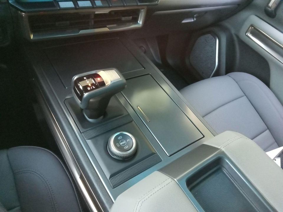 2025 GMC Hummer EV SUV