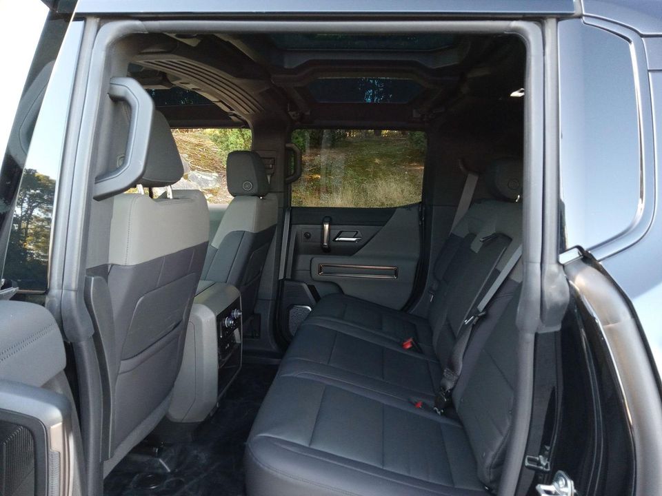 2025 GMC Hummer EV SUV