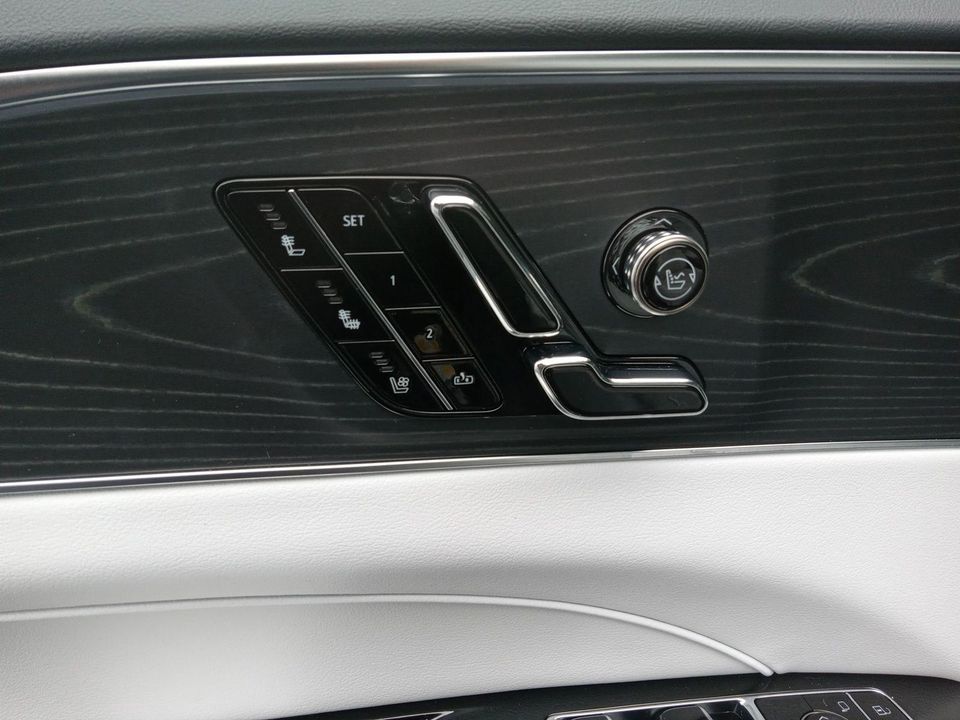 2025 Cadillac LYRIQ