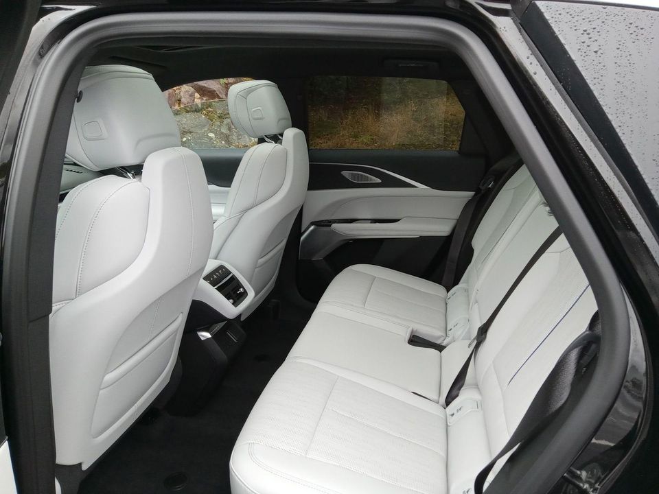2025 Cadillac LYRIQ