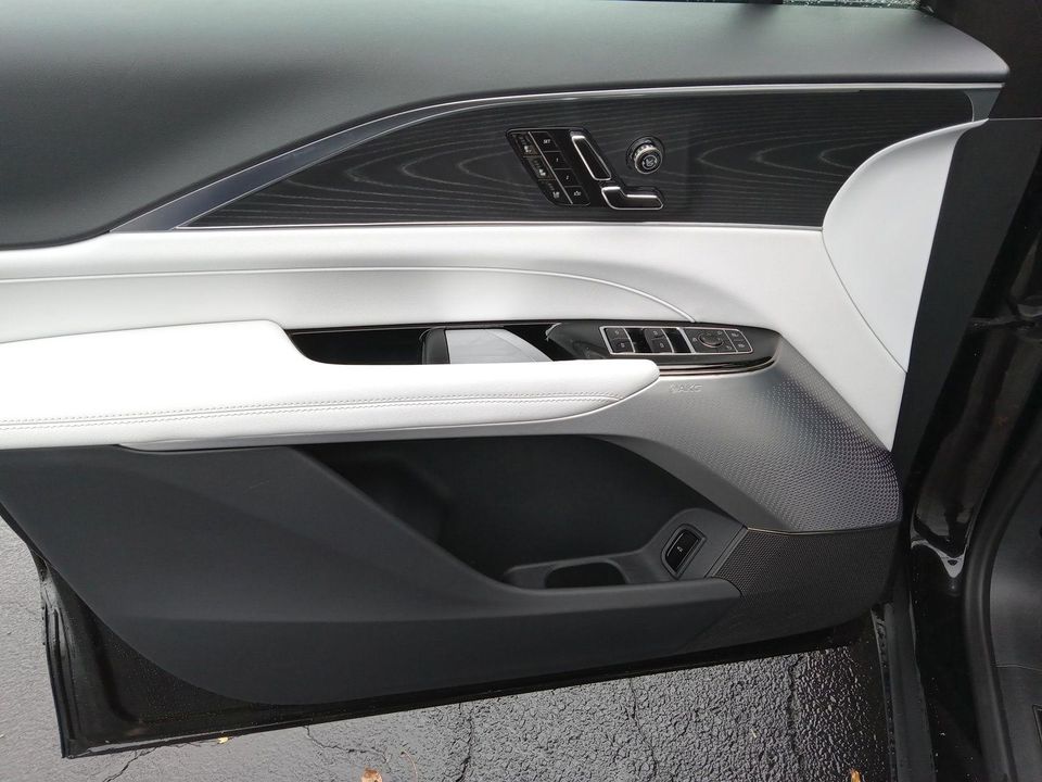 2025 Cadillac LYRIQ