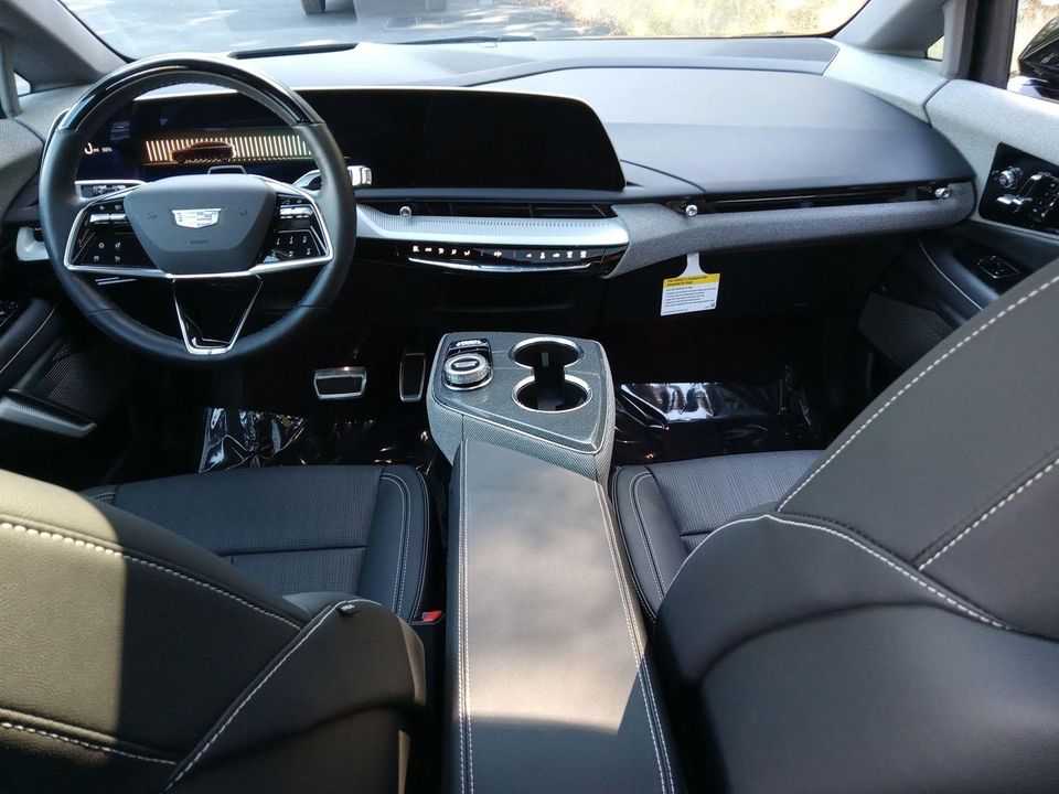 2025 Cadillac OPTIQ