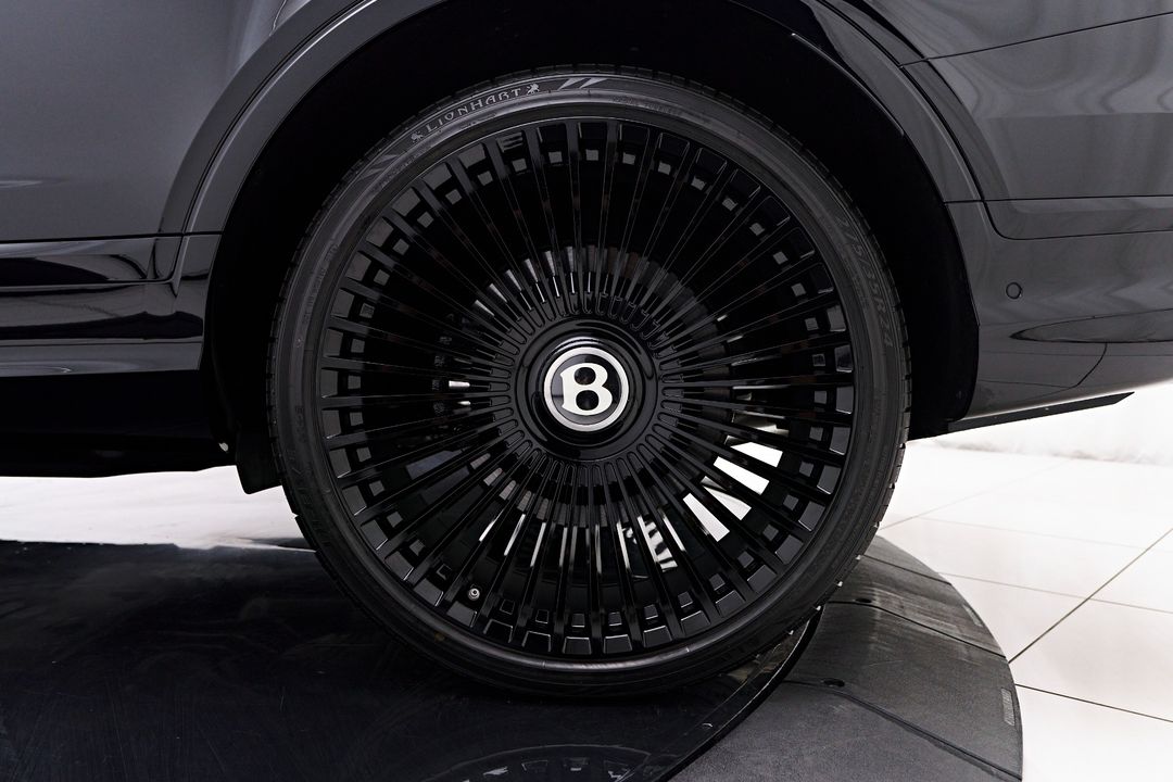 2023 Bentley Bentayga EWB