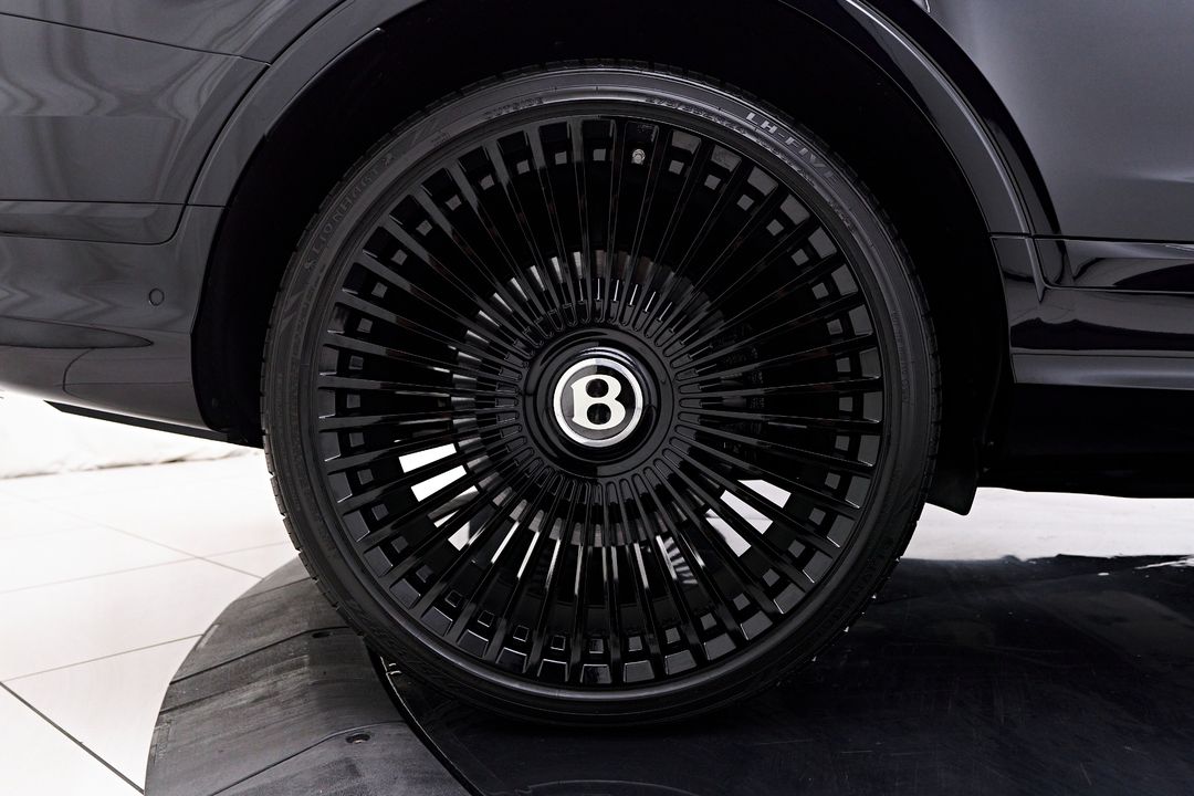 2023 Bentley Bentayga EWB