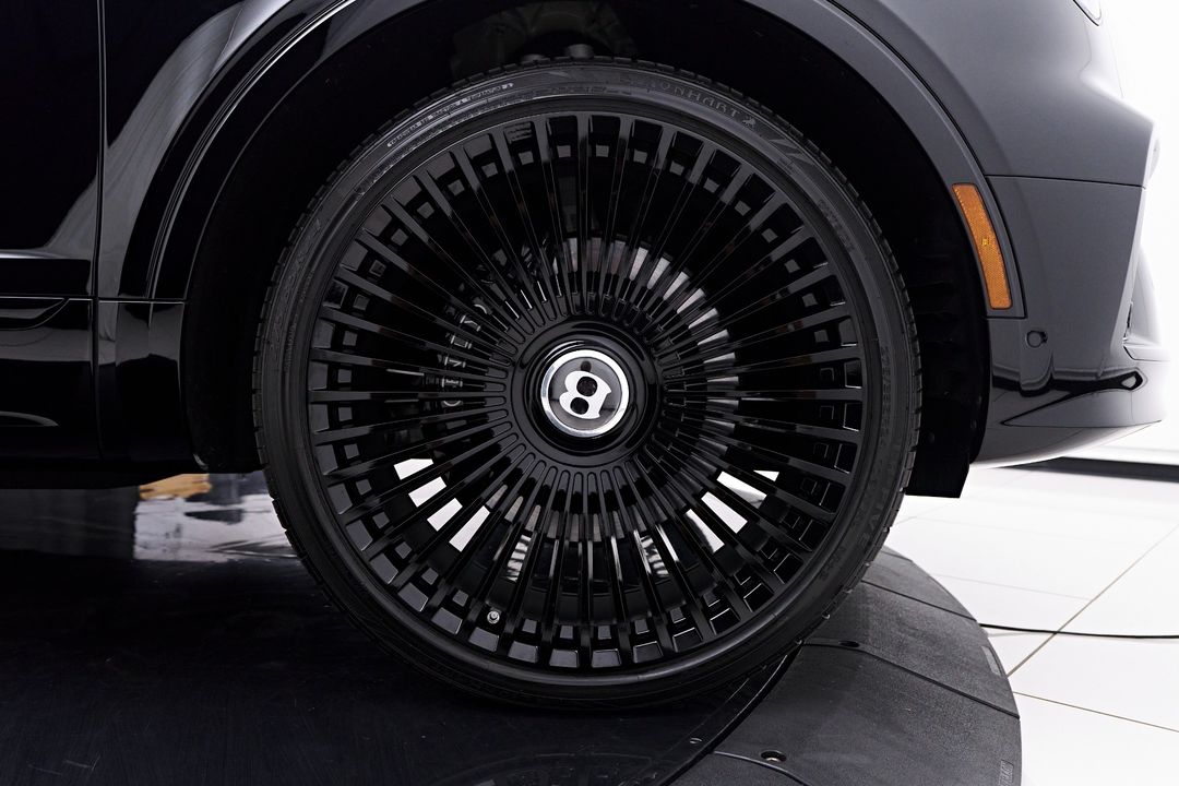 2023 Bentley Bentayga EWB