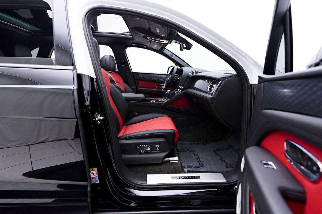 2023 Bentley Bentayga EWB