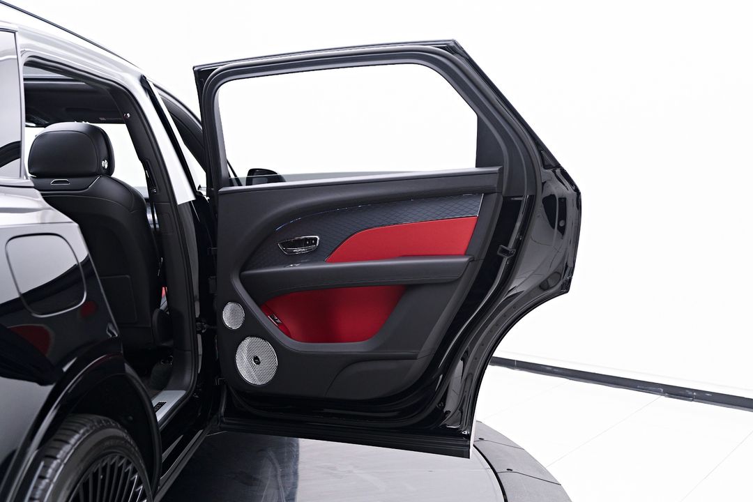 2023 Bentley Bentayga EWB