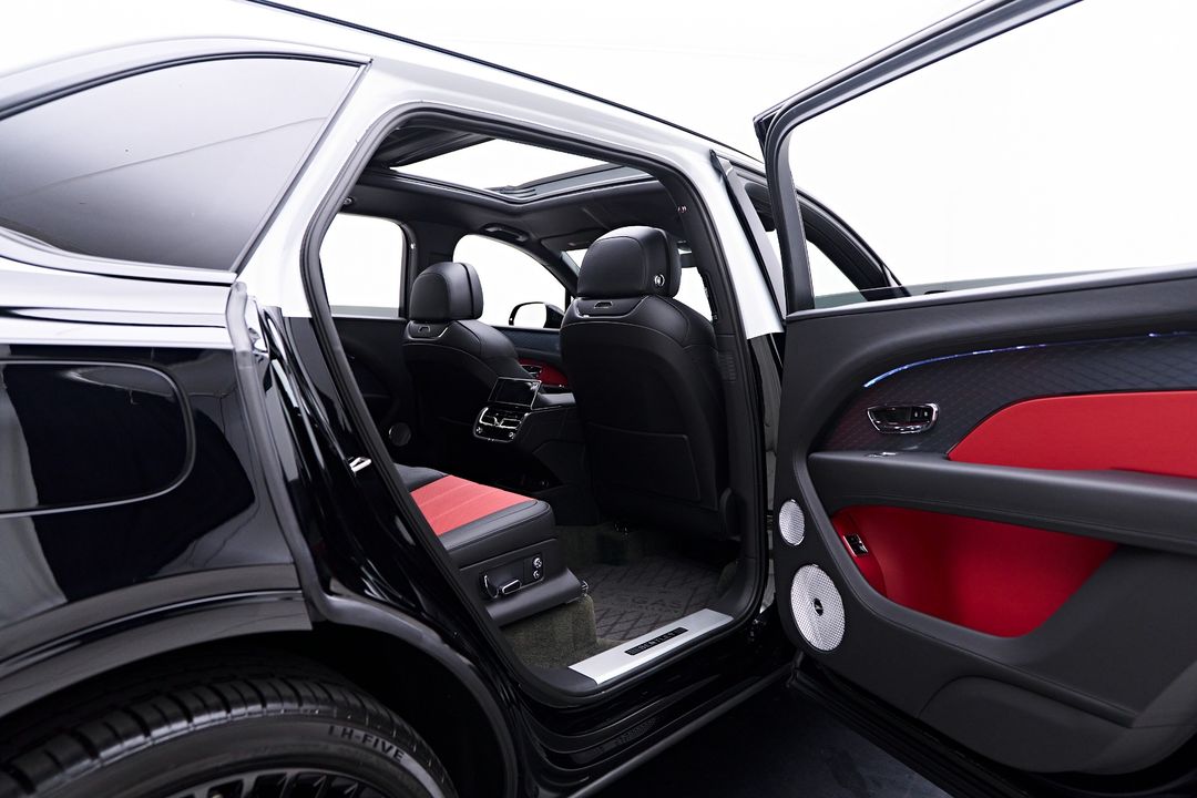 2023 Bentley Bentayga EWB