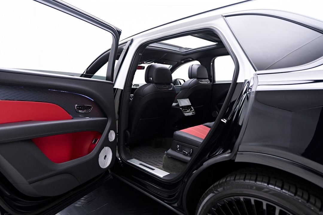 2023 Bentley Bentayga EWB