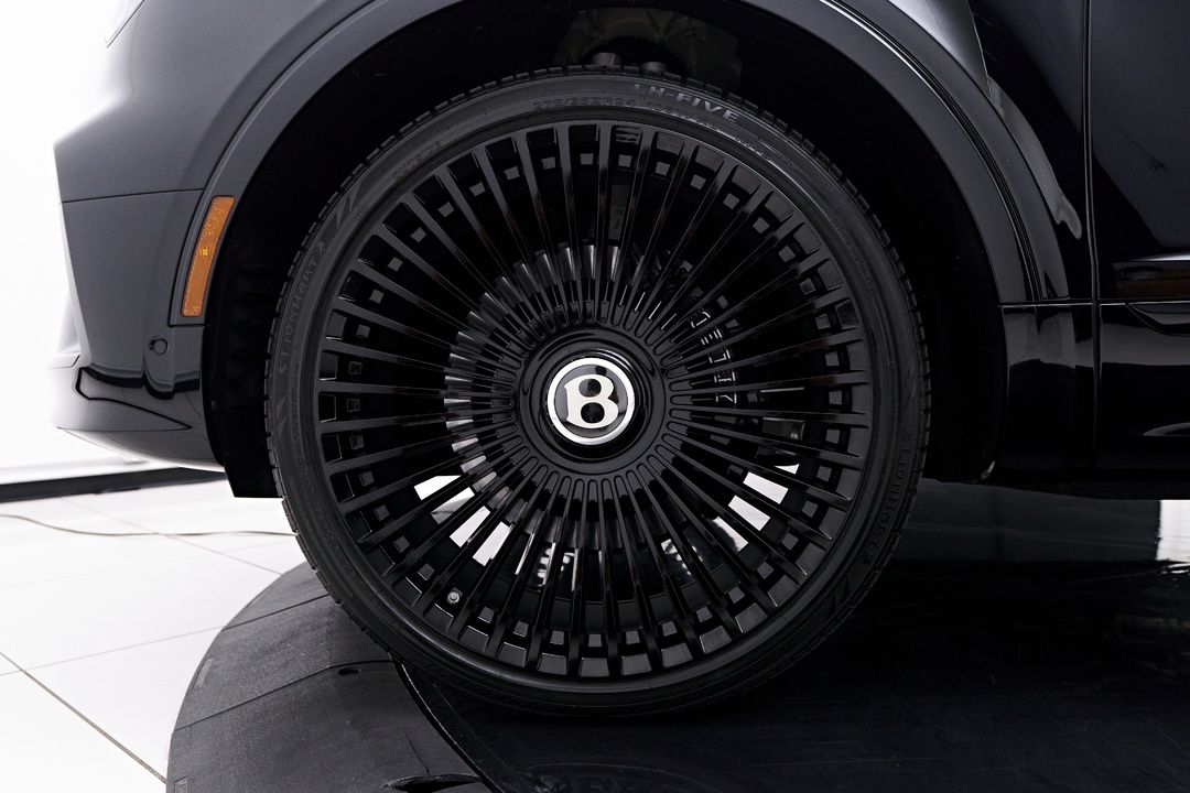 2023 Bentley Bentayga EWB