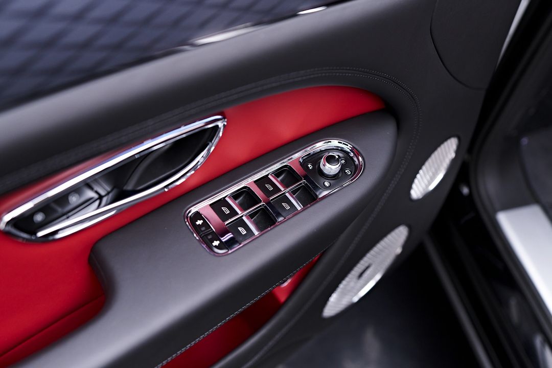 2023 Bentley Bentayga EWB
