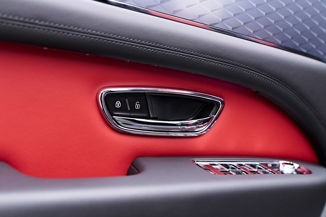 2023 Bentley Bentayga EWB