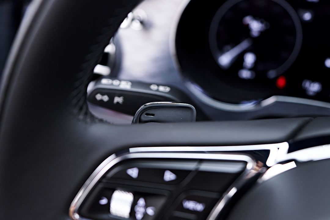 2023 Bentley Bentayga EWB