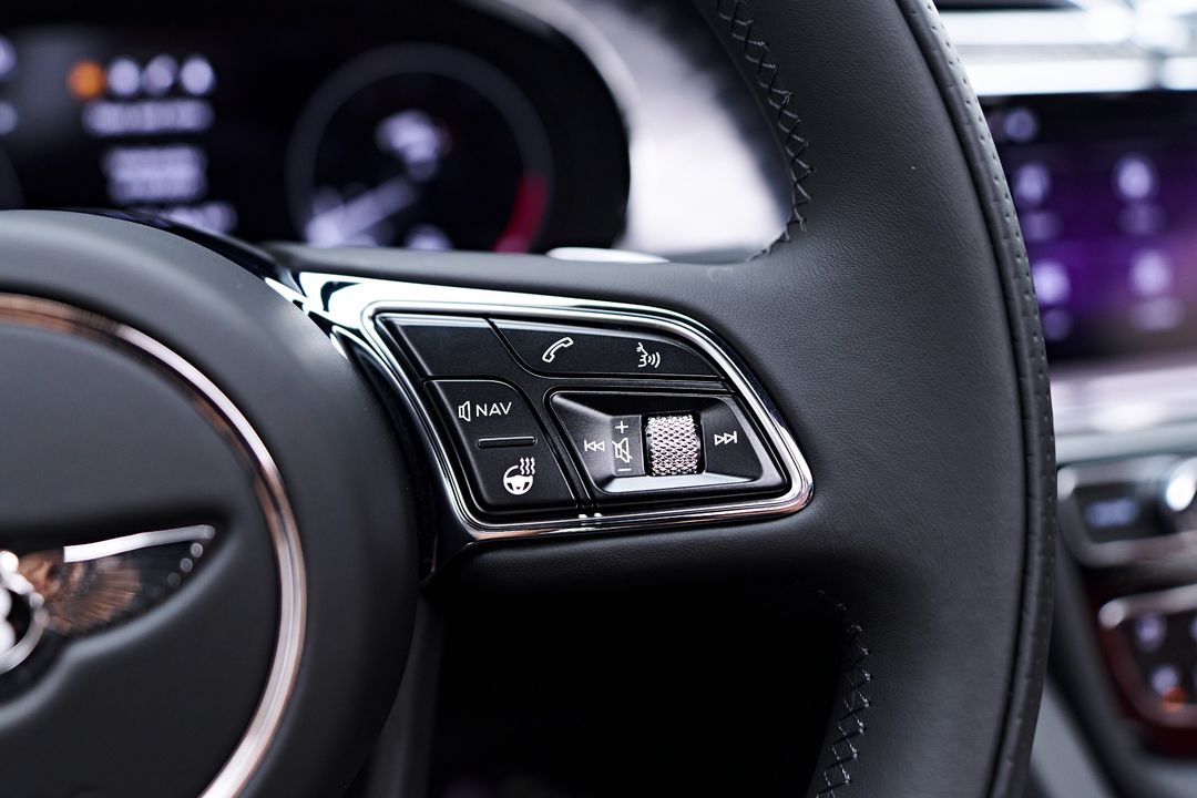 2023 Bentley Bentayga EWB