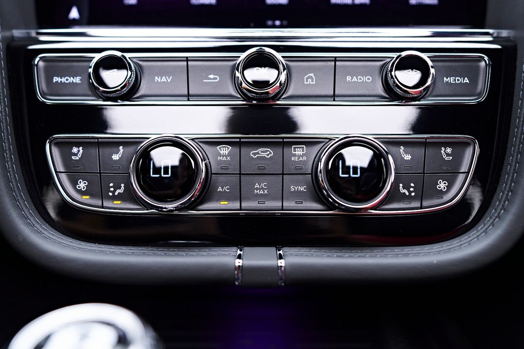 2023 Bentley Bentayga EWB
