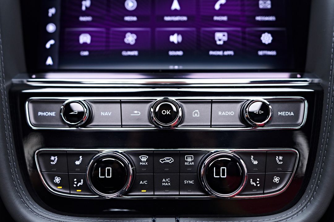 2023 Bentley Bentayga EWB