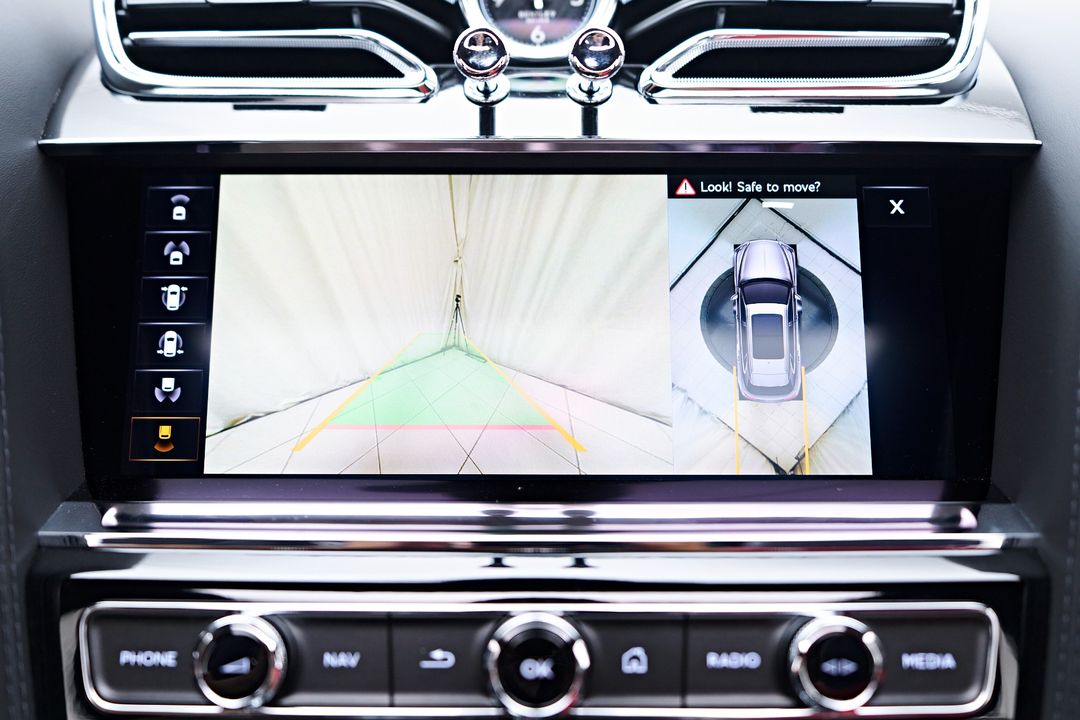2023 Bentley Bentayga EWB