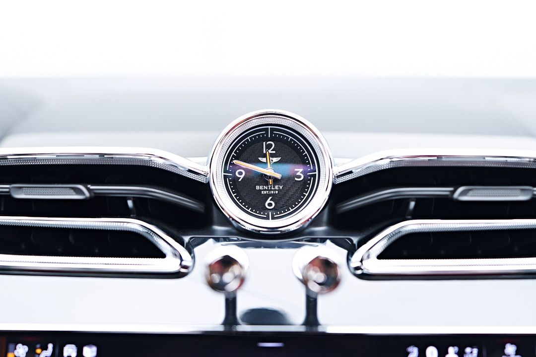 2023 Bentley Bentayga EWB