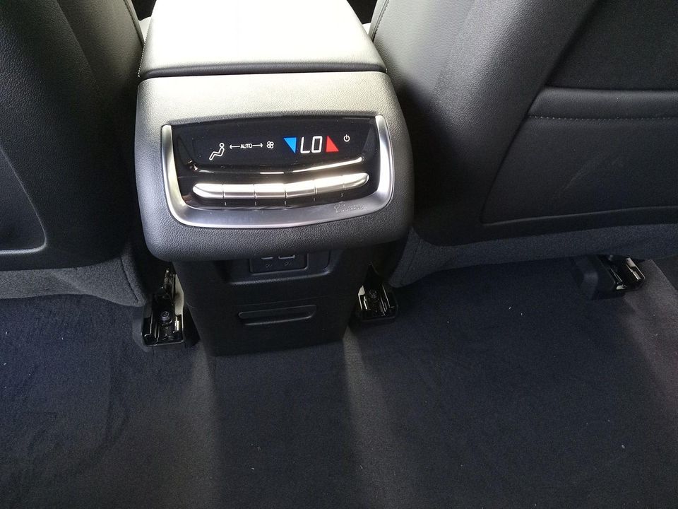 2025 Cadillac XT6