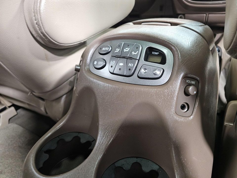 2003 Toyota Sequoia