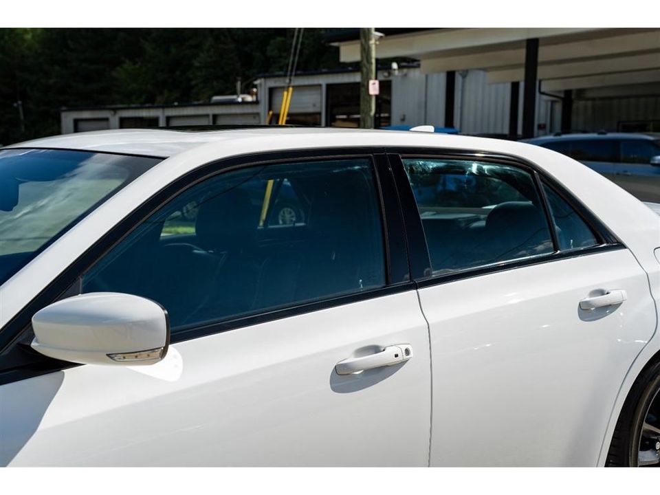 2023 Chrysler 300