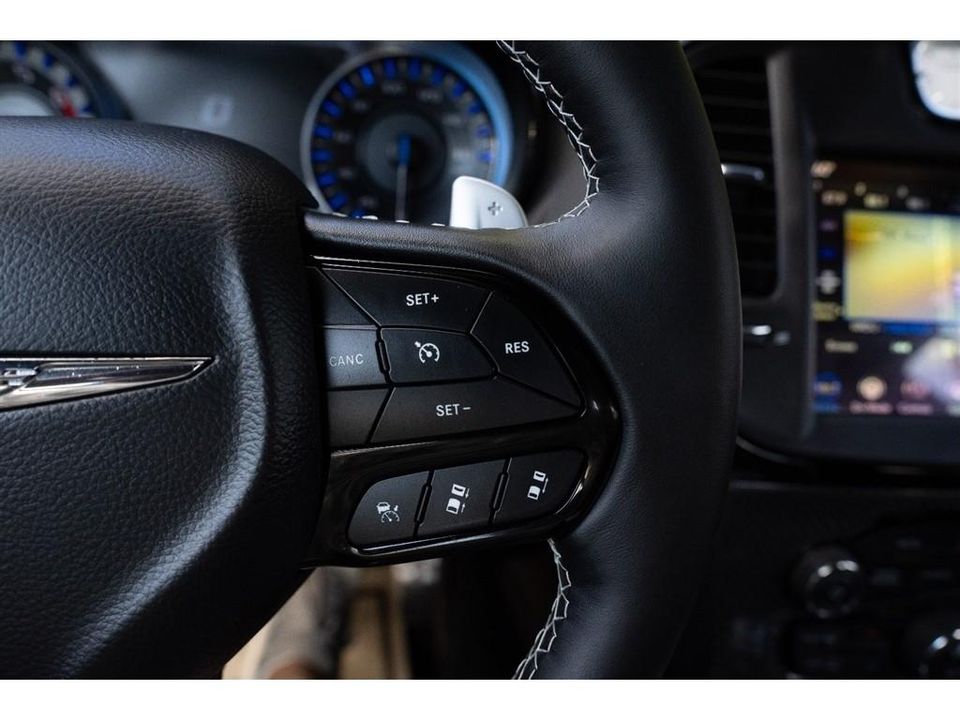 2023 Chrysler 300