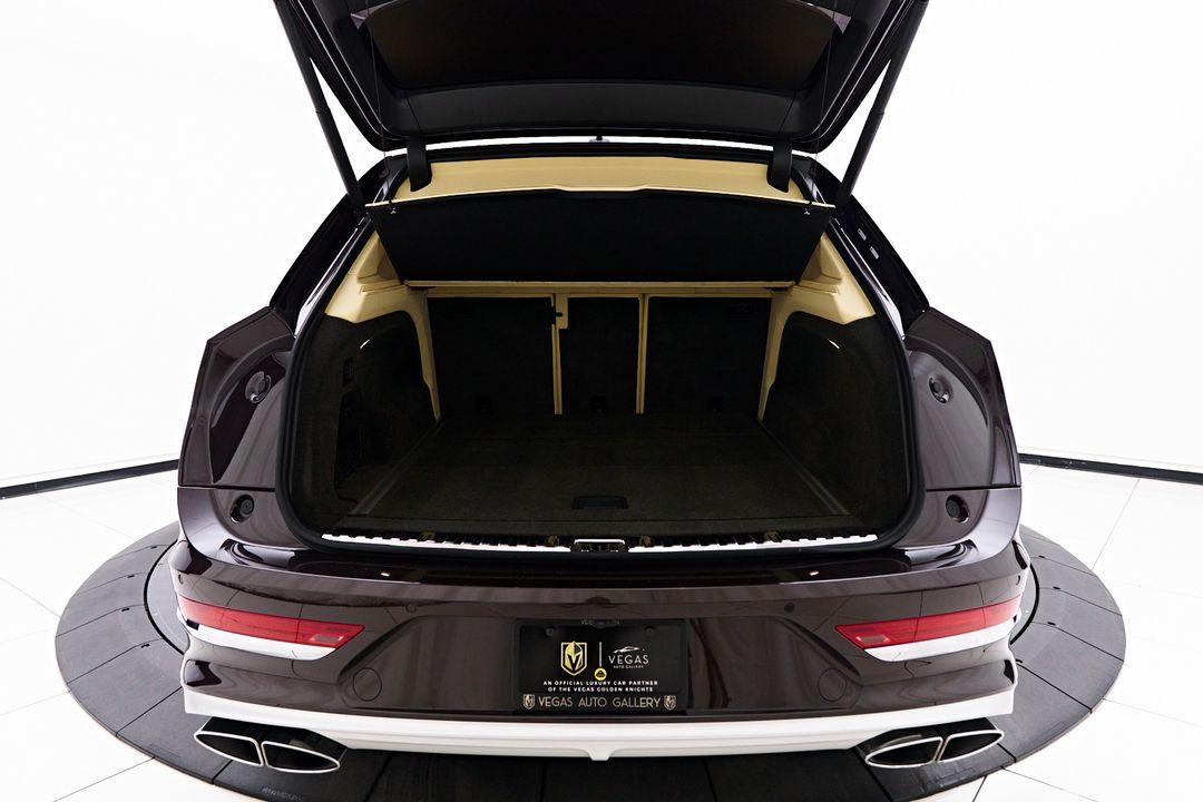 2023 Bentley Bentayga EWB