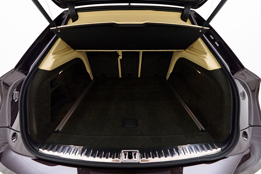 2023 Bentley Bentayga EWB